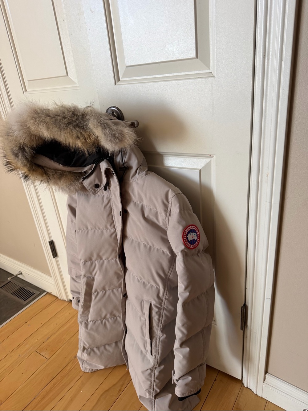 Canada Goose Woman’s Shelburne Parka - Picture 4 of 4